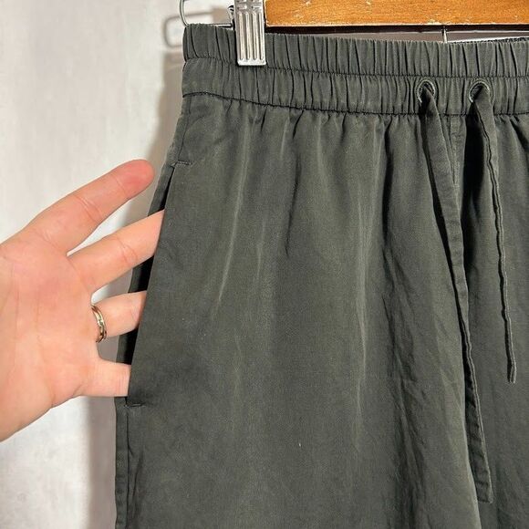 Lululemon Move Lightly Shorts *5.5" Womens 4 Evergreen Green Tencel Drawstring - Picture 4 of 7